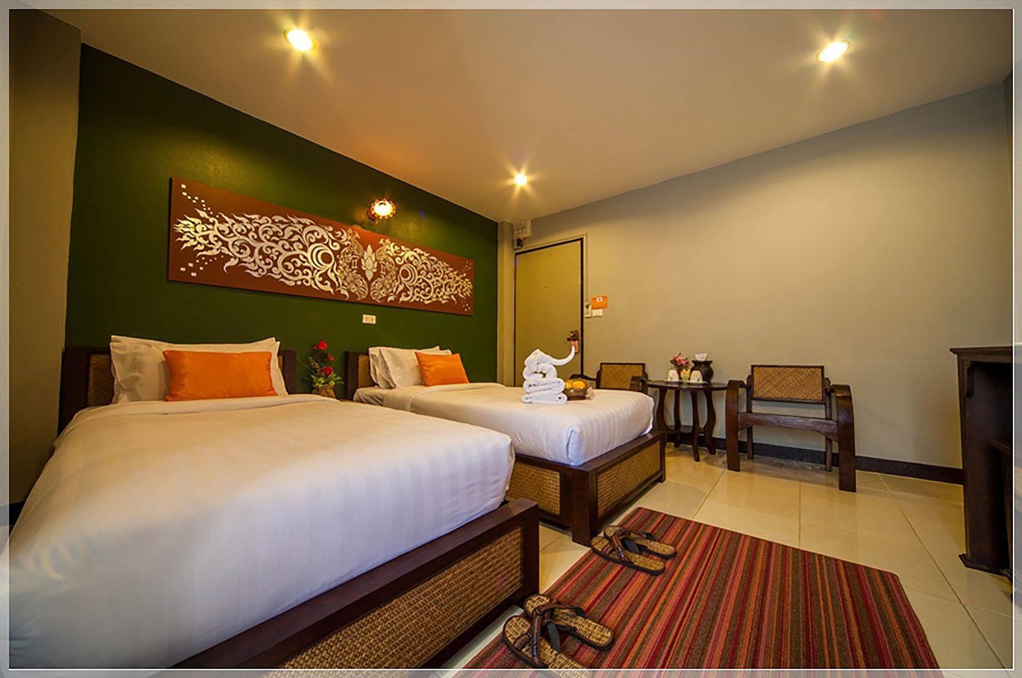 Cm Night Bazaar Boutique Hotel โรงแรม ซี เอ็ม ไนท์บาซาร์ บูทีค - Sha Plus Certified Chiang Mai Exterior photo